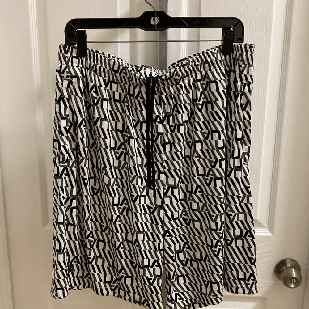 Under Armor XL Loose Casual Shorts Or Sleepwear With Pockets NWOT